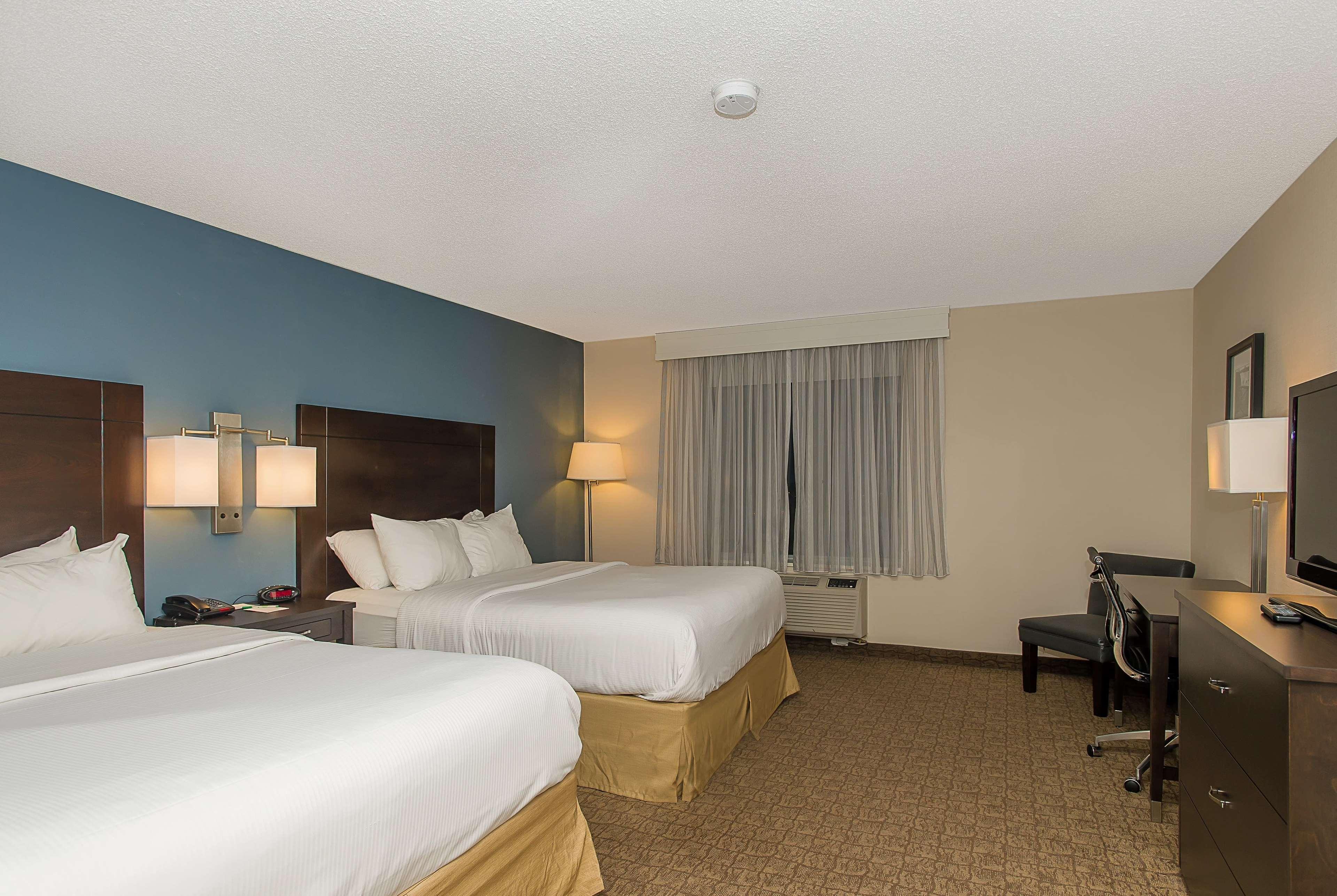 วินด์แฮม การ์เดน ไนแองการา ฟอลล์ ฟอลล์วิว Hotel ไนแอการาฟอลส์ ภายนอก รูปภาพ