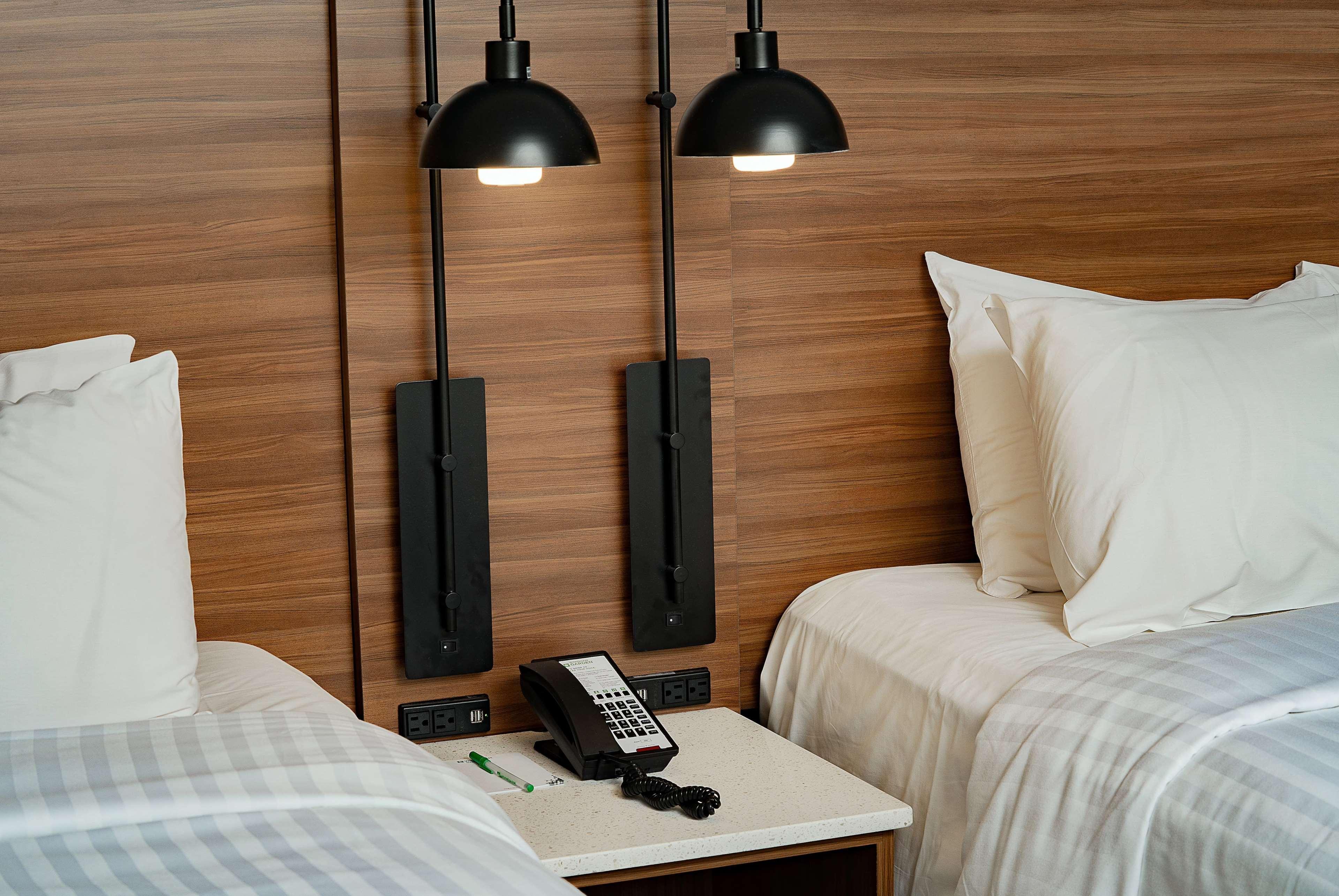 วินด์แฮม การ์เดน ไนแองการา ฟอลล์ ฟอลล์วิว Hotel ไนแอการาฟอลส์ ภายนอก รูปภาพ